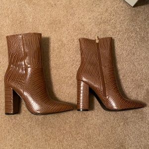 NWOB lulus block heel mid calf boots